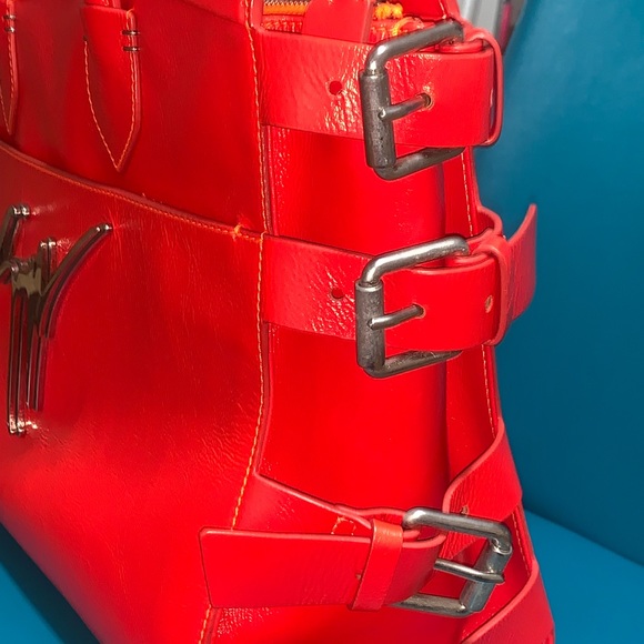 Giuseppe Zanotti - Picture 3 of 10